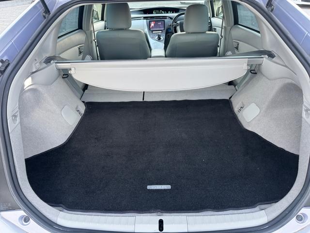 プリウス Ｇツーリングセレクション　ＳＤナビ　フルセグＴＶ　リアカメラ　フリップダウンモニター　スマートキー　ＬＥＤヘッドライト　Ｂｌｕｅｔｏｏｔｈ　ＡＣＣ　純正１７インチアルミ　ＥＴＣ（45枚目）