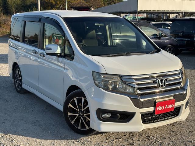 ステップワゴンスパーダ Ｚ　クールスピリット　インターナビ　セレクション　ＨＤＤナビ　ワンセグＴＶ　リアカメラ　ＬＥＤヘッドライト　両側パワスラ　クルコン　純正１７インチアルミ　ＥＴＣ（2枚目）