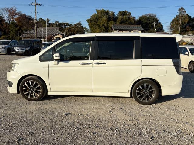 ステップワゴンスパーダ Ｚ　クールスピリット　インターナビ　セレクション　ＨＤＤナビ　ワンセグＴＶ　リアカメラ　ＬＥＤヘッドライト　両側パワスラ　クルコン　純正１７インチアルミ　ＥＴＣ（5枚目）