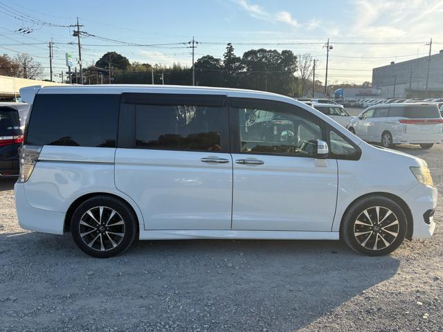 ステップワゴンスパーダ Ｚ　クールスピリット　インターナビ　セレクション　ＨＤＤナビ　ワンセグＴＶ　リアカメラ　ＬＥＤヘッドライト　両側パワスラ　クルコン　純正１７インチアルミ　ＥＴＣ（8枚目）