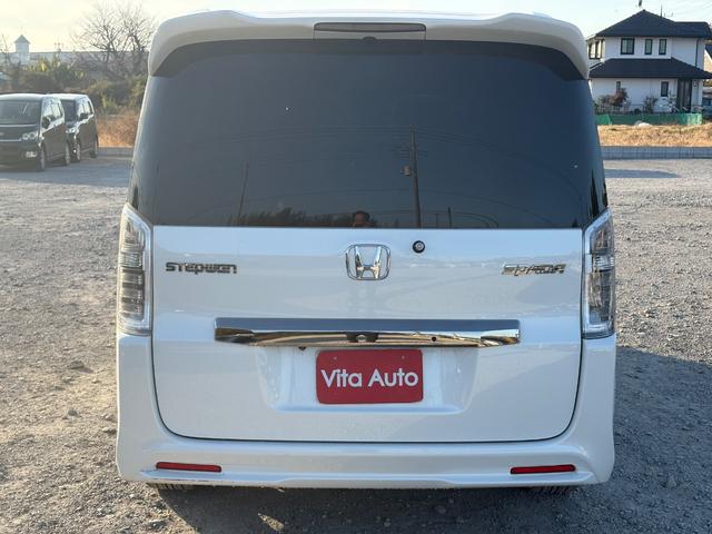 ステップワゴンスパーダ Ｚ　クールスピリット　インターナビ　セレクション　ＨＤＤナビ　ワンセグＴＶ　リアカメラ　ＬＥＤヘッドライト　両側パワスラ　クルコン　純正１７インチアルミ　ＥＴＣ（9枚目）