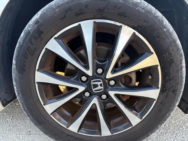 ステップワゴンスパーダ Ｚ　クールスピリット　インターナビ　セレクション　ＨＤＤナビ　ワンセグＴＶ　リアカメラ　ＬＥＤヘッドライト　両側パワスラ　クルコン　純正１７インチアルミ　ＥＴＣ（16枚目）