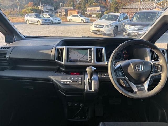 ステップワゴンスパーダ Ｚ　クールスピリット　インターナビ　セレクション　ＨＤＤナビ　ワンセグＴＶ　リアカメラ　ＬＥＤヘッドライト　両側パワスラ　クルコン　純正１７インチアルミ　ＥＴＣ（20枚目）