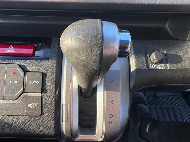 ステップワゴンスパーダ Ｚ　クールスピリット　インターナビ　セレクション　ＨＤＤナビ　ワンセグＴＶ　リアカメラ　ＬＥＤヘッドライト　両側パワスラ　クルコン　純正１７インチアルミ　ＥＴＣ（25枚目）