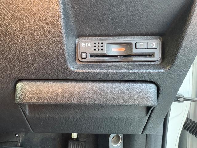 ステップワゴンスパーダ Ｚ　クールスピリット　インターナビ　セレクション　ＨＤＤナビ　ワンセグＴＶ　リアカメラ　ＬＥＤヘッドライト　両側パワスラ　クルコン　純正１７インチアルミ　ＥＴＣ（27枚目）