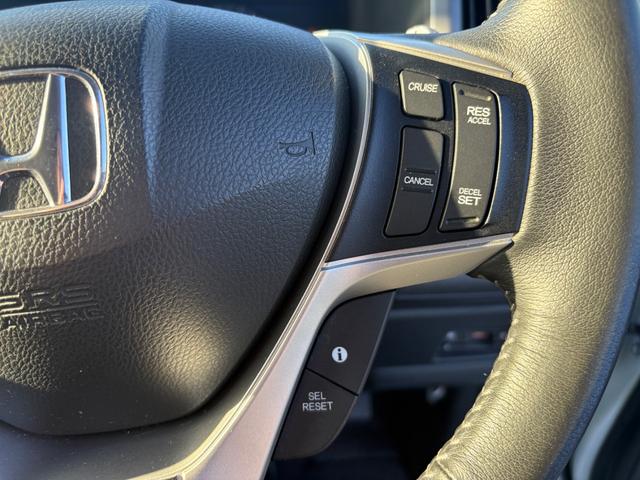 ステップワゴンスパーダ Ｚ　クールスピリット　インターナビ　セレクション　ＨＤＤナビ　ワンセグＴＶ　リアカメラ　ＬＥＤヘッドライト　両側パワスラ　クルコン　純正１７インチアルミ　ＥＴＣ（29枚目）