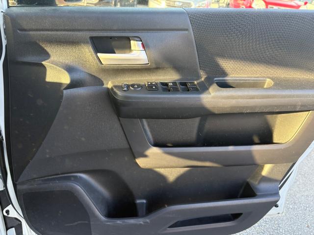 ステップワゴンスパーダ Ｚ　クールスピリット　インターナビ　セレクション　ＨＤＤナビ　ワンセグＴＶ　リアカメラ　ＬＥＤヘッドライト　両側パワスラ　クルコン　純正１７インチアルミ　ＥＴＣ（31枚目）