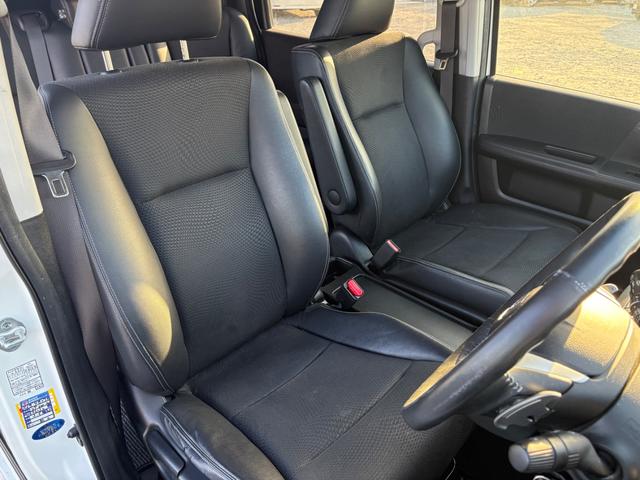 ステップワゴンスパーダ Ｚ　クールスピリット　インターナビ　セレクション　ＨＤＤナビ　ワンセグＴＶ　リアカメラ　ＬＥＤヘッドライト　両側パワスラ　クルコン　純正１７インチアルミ　ＥＴＣ（34枚目）