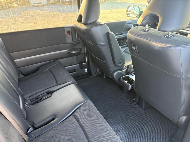 ステップワゴンスパーダ Ｚ　クールスピリット　インターナビ　セレクション　ＨＤＤナビ　ワンセグＴＶ　リアカメラ　ＬＥＤヘッドライト　両側パワスラ　クルコン　純正１７インチアルミ　ＥＴＣ（38枚目）