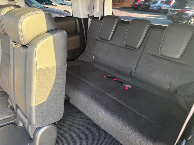 ステップワゴンスパーダ Ｚ　クールスピリット　インターナビ　セレクション　ＨＤＤナビ　ワンセグＴＶ　リアカメラ　ＬＥＤヘッドライト　両側パワスラ　クルコン　純正１７インチアルミ　ＥＴＣ（46枚目）