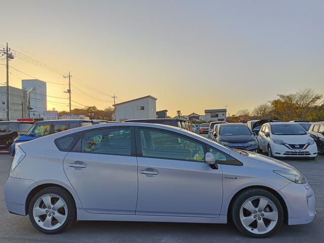 プリウス Gツーリングセレクション SDナビ フルセグTV リアカメラ スマートキー LEDヘッドライト 革シート Bluetooth クルコン 純正17インチアルミ ETC(7枚目)