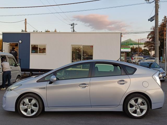 プリウス Gツーリングセレクション SDナビ フルセグTV リアカメラ スマートキー LEDヘッドライト 革シート Bluetooth クルコン 純正17インチアルミ ETC(8枚目)