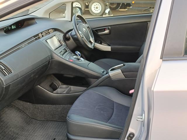 プリウス Gツーリングセレクション SDナビ フルセグTV リアカメラ スマートキー LEDヘッドライト 革シート Bluetooth クルコン 純正17インチアルミ ETC(39枚目)