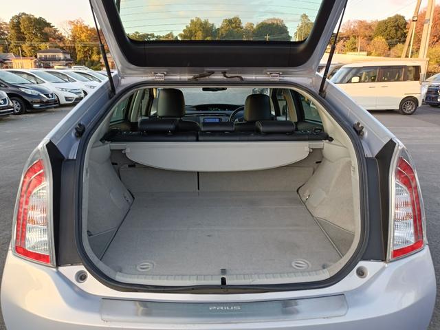 プリウス Gツーリングセレクション SDナビ フルセグTV リアカメラ スマートキー LEDヘッドライト 革シート Bluetooth クルコン 純正17インチアルミ ETC(40枚目)