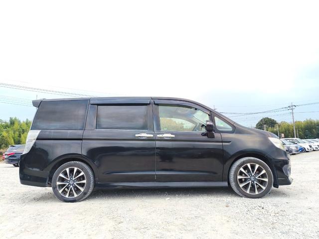 ステップワゴンスパーダ Ｚ　クールスピリット　メモリーナビ　フルセグＴＶ　リアカメラ　フリップダウンモニター　スマートキー　ＬＥＤヘッドライト　両側パワスラ　クルコン　純正１７インチアルミ　ＥＴＣ（7枚目）