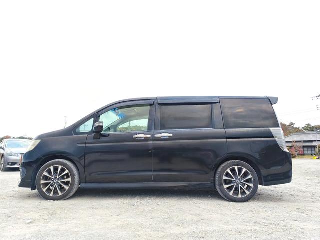 ステップワゴンスパーダ Ｚ　クールスピリット　メモリーナビ　フルセグＴＶ　リアカメラ　フリップダウンモニター　スマートキー　ＬＥＤヘッドライト　両側パワスラ　クルコン　純正１７インチアルミ　ＥＴＣ（8枚目）