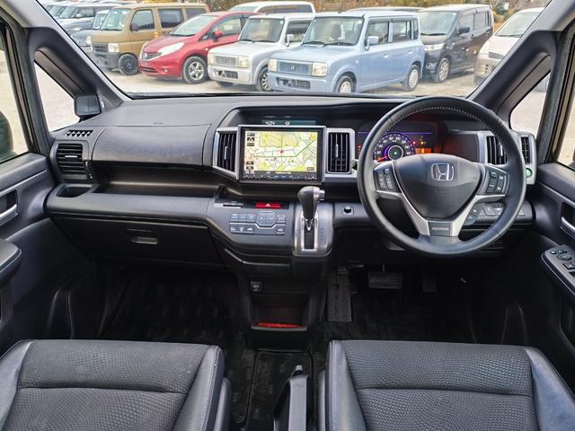 ステップワゴンスパーダ Ｚ　クールスピリット　メモリーナビ　フルセグＴＶ　リアカメラ　フリップダウンモニター　スマートキー　ＬＥＤヘッドライト　両側パワスラ　クルコン　純正１７インチアルミ　ＥＴＣ（18枚目）