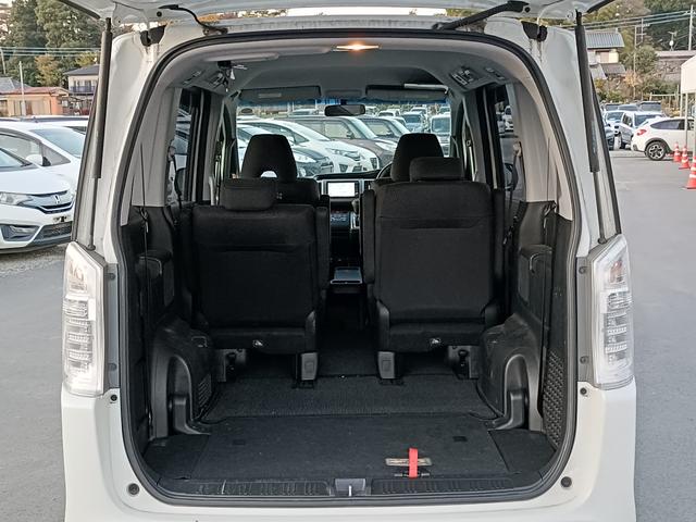 ステップワゴンスパーダ Ｚ　インターナビセレクション　ＨＤＤナビ　ワンセグＴＶ　リアカメラ　スマートキー　ＨＩＤヘッドライト　両側パワスラ　クルコン　純正１６インチアルミ　ＥＴＣ（43枚目）