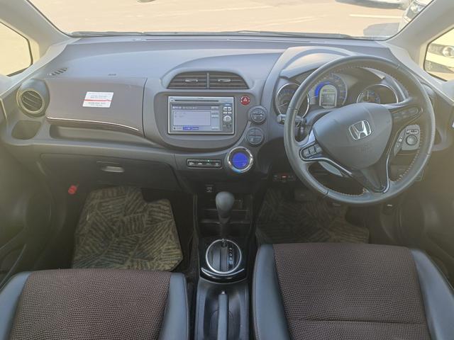 フィットシャトルハイブリッド ハイブリッド・スマートセレクション　ＳＤナビ　ワンセグＴＶ　リアカメラ　スマートキー　ＨＩＤヘッドライト　クルコン　社外１５インチアルミ　ＥＴＣ（18枚目）