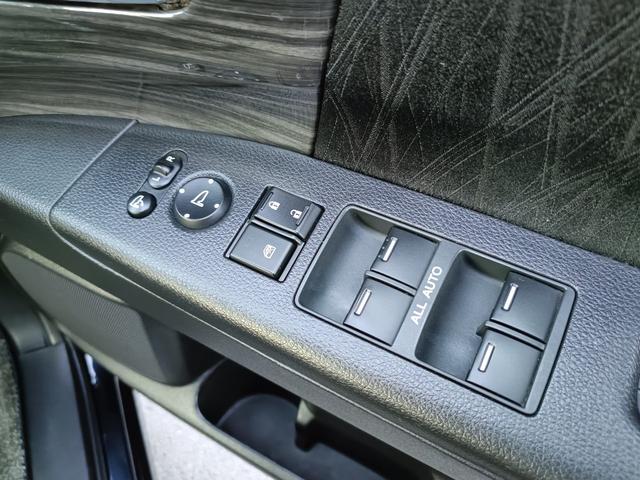 オデッセイ アブソルート・ＥＸ　４ＷＤ　メモリーナビ　フルセグＴＶ　全方位カメラ　フリップダウンモニター　スマートキー　ＬＥＤヘッドライト　衝突軽減ブレーキ　両側パワスラ　Ｂｌｕｅｔｏｏｔｈ　クルコン　純正１７インチアルミ　ＥＴＣ（20枚目）