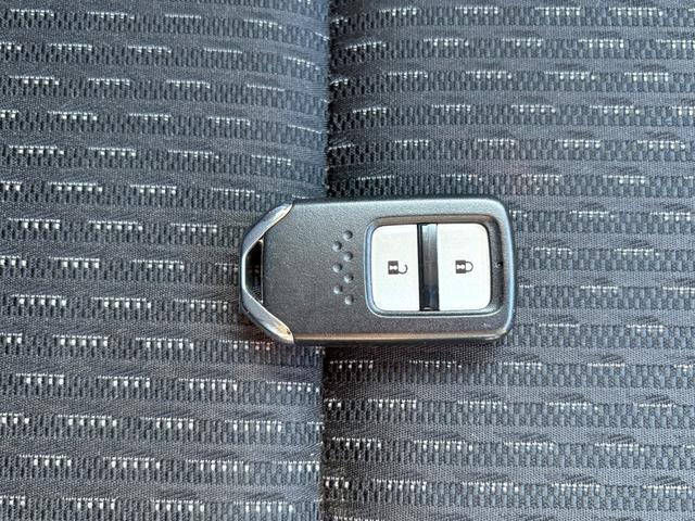 フィットハイブリッド Lパッケージ メモリーナビ フルセグTV リアカメラ スマートキー LEDヘッドライト 衝突軽減ブレーキ Bluetooth クルコン 純正15インチ鉄 ETC(32枚目)