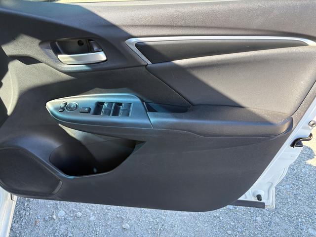 フィットハイブリッド Lパッケージ メモリーナビ フルセグTV リアカメラ スマートキー LEDヘッドライト 衝突軽減ブレーキ Bluetooth クルコン 純正15インチ鉄 ETC(33枚目)