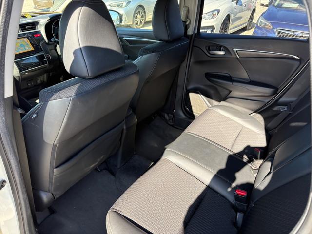 フィットハイブリッド Lパッケージ メモリーナビ フルセグTV リアカメラ スマートキー LEDヘッドライト 衝突軽減ブレーキ Bluetooth クルコン 純正15インチ鉄 ETC(45枚目)