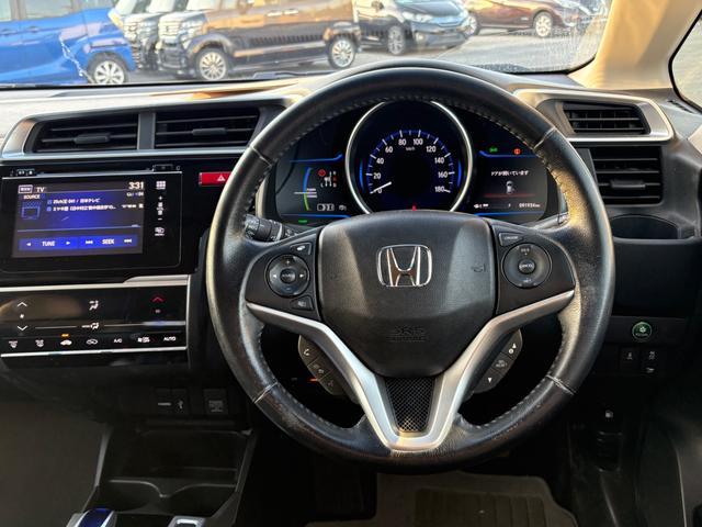 フィットハイブリッド Lパッケージ メモリーナビ フルセグTV リアカメラ スマートキー LEDヘッドライト 衝突軽減ブレーキ 前後ドラレコ Bluetooth クルコン 純正15インチ鉄 ETC(17枚目)