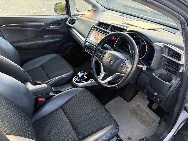 フィットハイブリッド Lパッケージ メモリーナビ フルセグTV リアカメラ スマートキー LEDヘッドライト 衝突軽減ブレーキ 前後ドラレコ Bluetooth クルコン 純正15インチ鉄 ETC(32枚目)