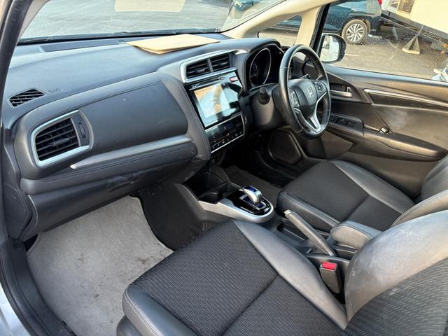 フィットハイブリッド Lパッケージ メモリーナビ フルセグTV リアカメラ スマートキー LEDヘッドライト 衝突軽減ブレーキ 前後ドラレコ Bluetooth クルコン 純正15インチ鉄 ETC(38枚目)