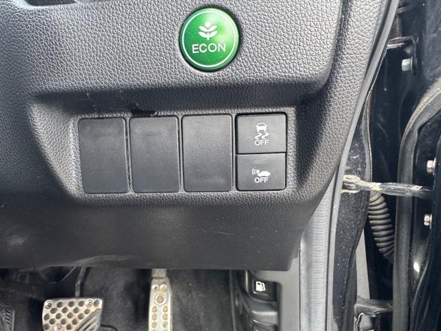 フィットハイブリッド Ｓパッケージ　メモリーナビ　フルセグＴＶ　リアカメラ　スマートキー　ＬＥＤヘッドライト　Ｂｌｕｅｔｏｏｔｈ　クルコン　純正１６インチアルミ（25枚目）