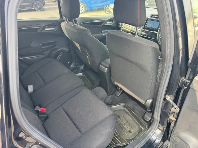 フィットハイブリッド Ｓパッケージ　メモリーナビ　フルセグＴＶ　リアカメラ　スマートキー　ＬＥＤヘッドライト　Ｂｌｕｅｔｏｏｔｈ　クルコン　純正１６インチアルミ（31枚目）