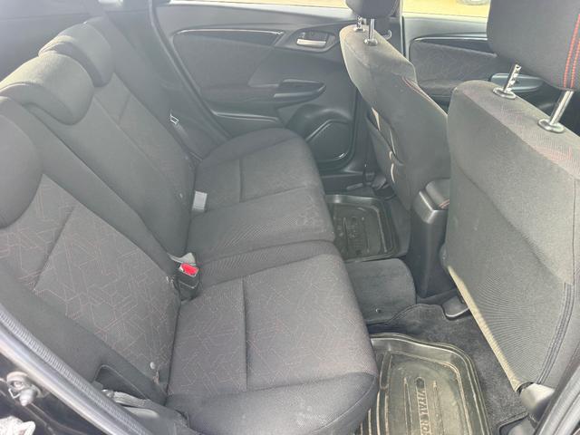 フィットハイブリッド Ｓパッケージ　メモリーナビ　フルセグＴＶ　リアカメラ　スマートキー　ＬＥＤヘッドライト　Ｂｌｕｅｔｏｏｔｈ　クルコン　純正１６インチアルミ（32枚目）