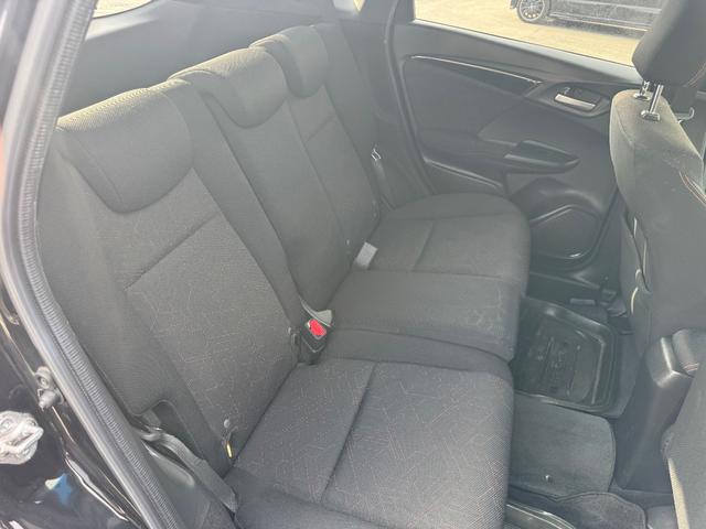 フィットハイブリッド Ｓパッケージ　メモリーナビ　フルセグＴＶ　リアカメラ　スマートキー　ＬＥＤヘッドライト　Ｂｌｕｅｔｏｏｔｈ　クルコン　純正１６インチアルミ（33枚目）