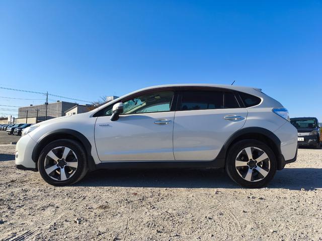 ＸＶハイブリッド ２．０ｉ－Ｌ　アイサイト　４ＷＤ　メモリーナビ　フルセグＴＶ　リアカメラ　スマートキー　ＨＩＤヘッドライト　衝突軽減ブレーキ　革シート　シートヒーター　Ｂｌｕｅｔｏｏｔｈ　ＡＣＣ　純正１７インチアルミ　ＥＴＣ（8枚目）