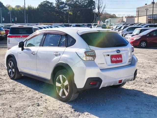 ＸＶハイブリッド ２．０ｉ－Ｌ　アイサイト　４ＷＤ　メモリーナビ　フルセグＴＶ　リアカメラ　スマートキー　ＨＩＤヘッドライト　衝突軽減ブレーキ　革シート　シートヒーター　Ｂｌｕｅｔｏｏｔｈ　ＡＣＣ　純正１７インチアルミ　ＥＴＣ（10枚目）