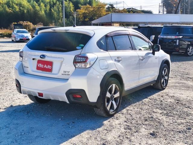 ＸＶハイブリッド ２．０ｉ－Ｌ　アイサイト　４ＷＤ　メモリーナビ　フルセグＴＶ　リアカメラ　スマートキー　ＨＩＤヘッドライト　衝突軽減ブレーキ　革シート　シートヒーター　Ｂｌｕｅｔｏｏｔｈ　ＡＣＣ　純正１７インチアルミ　ＥＴＣ（14枚目）