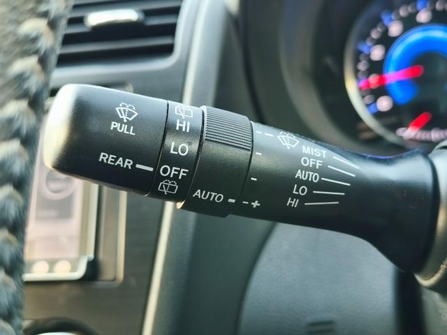 ＸＶハイブリッド ２．０ｉ－Ｌ　アイサイト　４ＷＤ　メモリーナビ　フルセグＴＶ　リアカメラ　スマートキー　ＨＩＤヘッドライト　衝突軽減ブレーキ　革シート　シートヒーター　Ｂｌｕｅｔｏｏｔｈ　ＡＣＣ　純正１７インチアルミ　ＥＴＣ（26枚目）