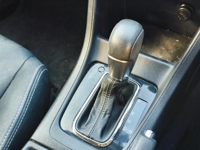 ＸＶハイブリッド ２．０ｉ－Ｌ　アイサイト　４ＷＤ　メモリーナビ　フルセグＴＶ　リアカメラ　スマートキー　ＨＩＤヘッドライト　衝突軽減ブレーキ　革シート　シートヒーター　Ｂｌｕｅｔｏｏｔｈ　ＡＣＣ　純正１７インチアルミ　ＥＴＣ（30枚目）