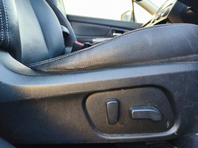 ＸＶハイブリッド ２．０ｉ－Ｌ　アイサイト　４ＷＤ　メモリーナビ　フルセグＴＶ　リアカメラ　スマートキー　ＨＩＤヘッドライト　衝突軽減ブレーキ　革シート　シートヒーター　Ｂｌｕｅｔｏｏｔｈ　ＡＣＣ　純正１７インチアルミ　ＥＴＣ（34枚目）