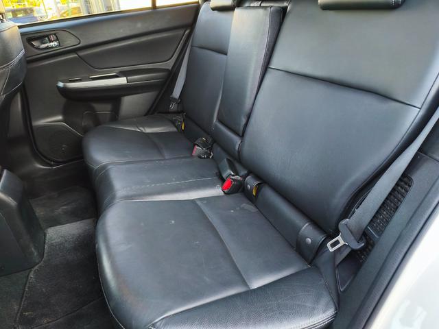 ＸＶハイブリッド ２．０ｉ－Ｌ　アイサイト　４ＷＤ　メモリーナビ　フルセグＴＶ　リアカメラ　スマートキー　ＨＩＤヘッドライト　衝突軽減ブレーキ　革シート　シートヒーター　Ｂｌｕｅｔｏｏｔｈ　ＡＣＣ　純正１７インチアルミ　ＥＴＣ（44枚目）