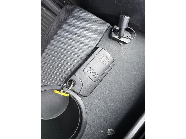 フリードスパイクハイブリッド ジャストセレクション メモリーナビ フルセグTV リアカメラ スマートキー HIDヘッドライト 両側パワスラ Bluetooth クルコン 純正15インチアルミ ETC(27枚目)