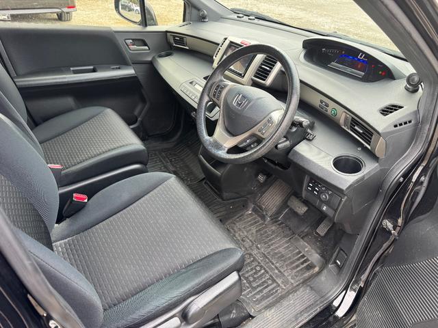 フリードスパイクハイブリッド ジャストセレクション メモリーナビ フルセグTV リアカメラ スマートキー HIDヘッドライト 両側パワスラ Bluetooth クルコン 純正15インチアルミ ETC(32枚目)