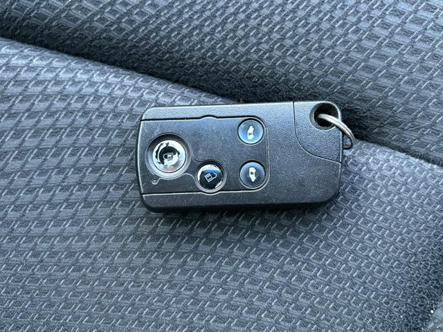 ステップワゴンスパーダ Ｚ　メモリーナビ　フルセグＴＶ　リアカメラ　スマートキー　ＬＥＤヘッドライト　両側パワスラ　社外１６インチアルミ　ＥＴＣ（30枚目）