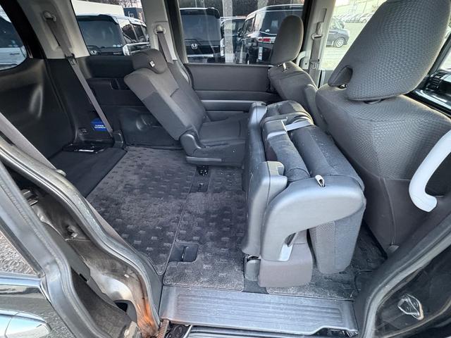 ステップワゴンスパーダ Ｚ　メモリーナビ　フルセグＴＶ　リアカメラ　スマートキー　ＬＥＤヘッドライト　両側パワスラ　社外１６インチアルミ　ＥＴＣ（34枚目）