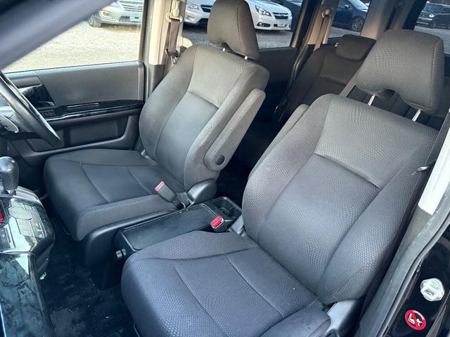 ステップワゴンスパーダ Ｚ　メモリーナビ　フルセグＴＶ　リアカメラ　スマートキー　ＬＥＤヘッドライト　両側パワスラ　社外１６インチアルミ　ＥＴＣ（45枚目）