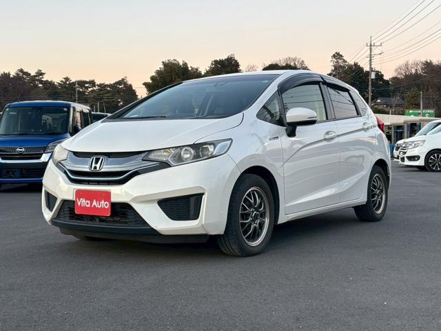 フィットハイブリッド Ｌパッケージ　メモリーナビ　フルセグＴＶ　リアカメラ　スマートキー　ＬＥＤヘッドライト　Ｂｌｕｅｔｏｏｔｈ　クルコン　社外１５インチアルミ　ＥＴＣ（6枚目）