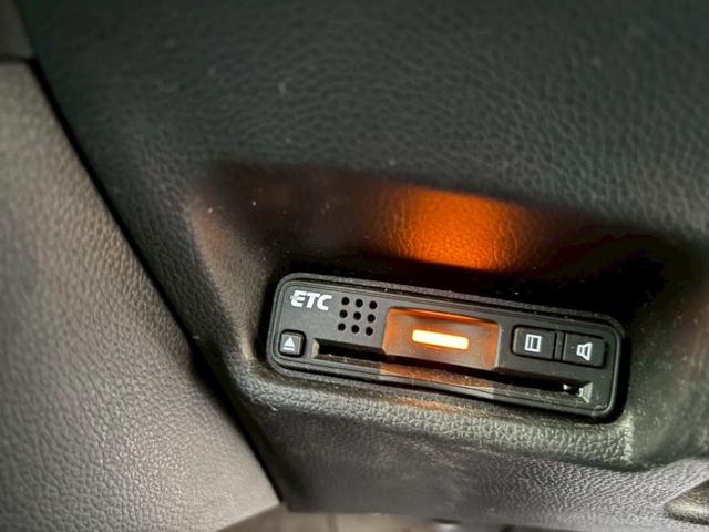 フィットハイブリッド Ｌパッケージ　メモリーナビ　フルセグＴＶ　リアカメラ　スマートキー　ＬＥＤヘッドライト　Ｂｌｕｅｔｏｏｔｈ　クルコン　社外１５インチアルミ　ＥＴＣ（25枚目）