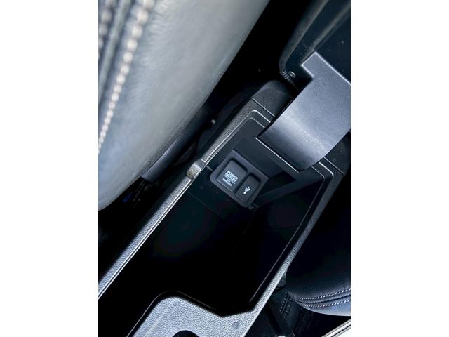 フィットハイブリッド Ｌパッケージ　メモリーナビ　フルセグＴＶ　リアカメラ　スマートキー　ＬＥＤヘッドライト　Ｂｌｕｅｔｏｏｔｈ　クルコン　社外１５インチアルミ　ＥＴＣ（27枚目）