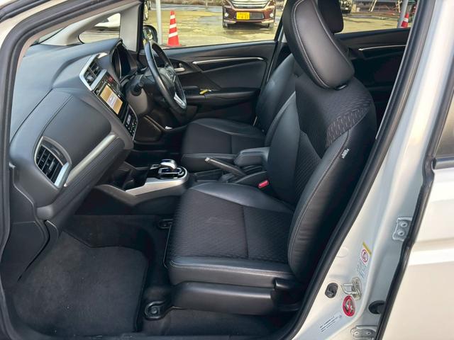 フィットハイブリッド Ｌパッケージ　メモリーナビ　フルセグＴＶ　リアカメラ　スマートキー　ＬＥＤヘッドライト　Ｂｌｕｅｔｏｏｔｈ　クルコン　社外１５インチアルミ　ＥＴＣ（36枚目）